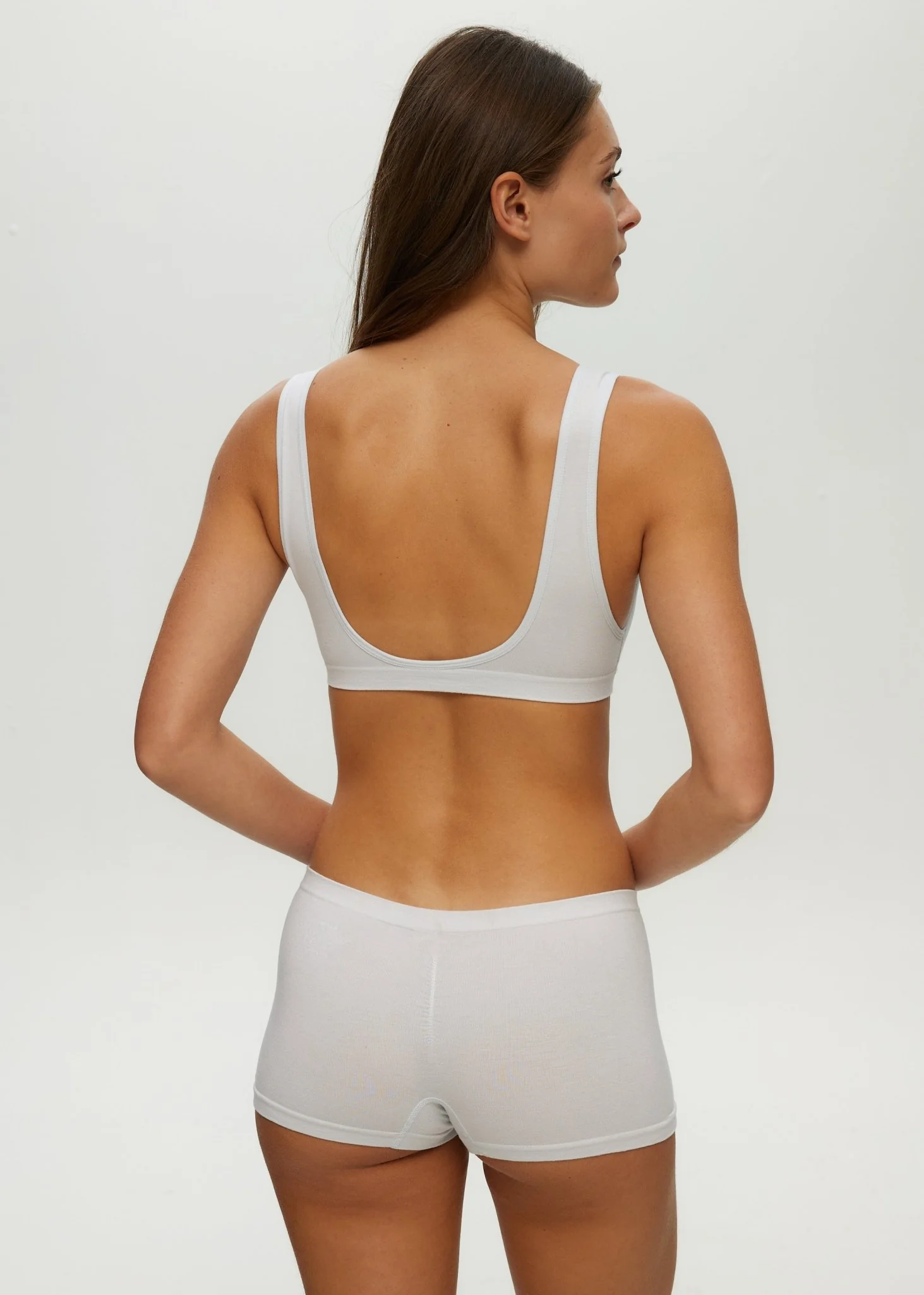 Seamless Plunge Open Back Bralette - Image 4