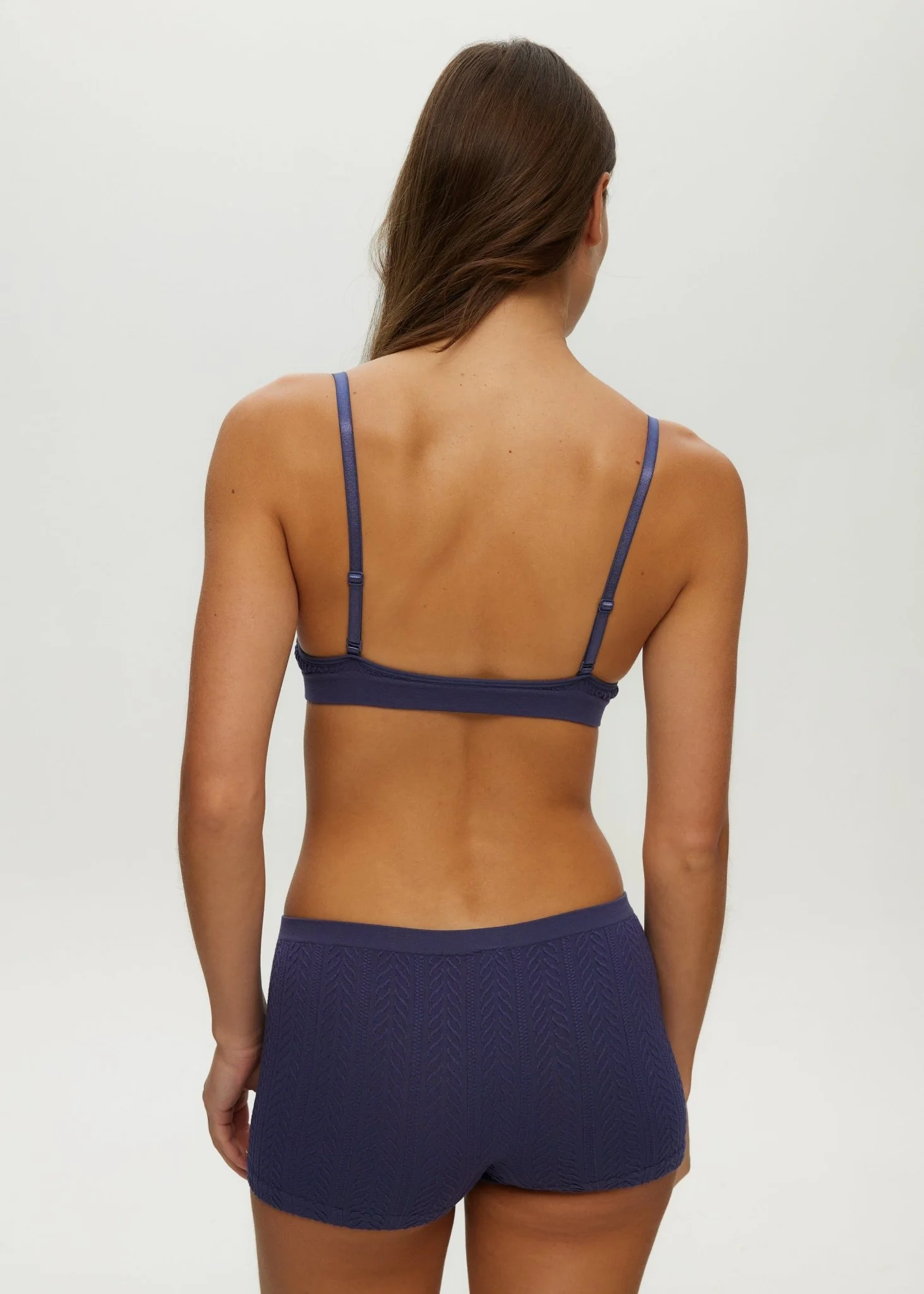 Seamless Scoop Neck Bralette - Image 4